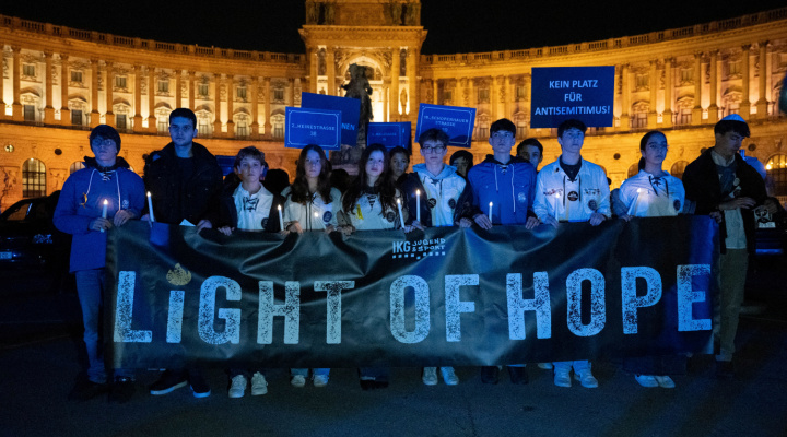 Grenade Found Close to Synagogue in Austrian Capital