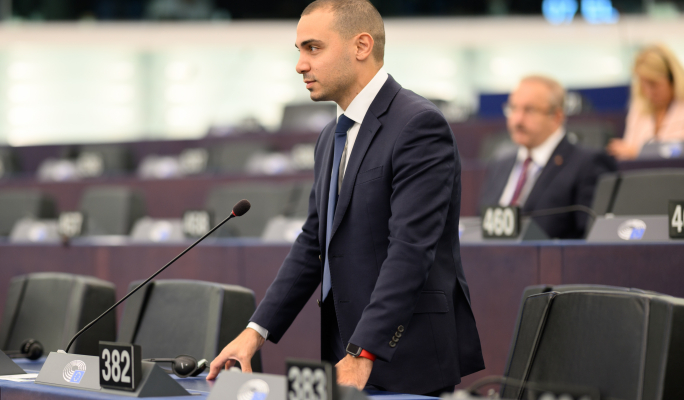 Daniel Attard meets Iranian community in Malta, urges EU action over Iran crackdown