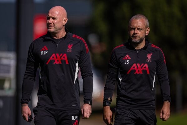 KIRKBY, ENGLAND - Sunday, September 21, 2025: Liverpool's Under-21's head coach Robert Page and assistant Jay Spearing (R) during the Premier League 2 match between Liverpool FC Under-21's and Manchester United FC Under-21's at the Liverpool Academy. (Photo by David Rawcliffe/Propaganda)
