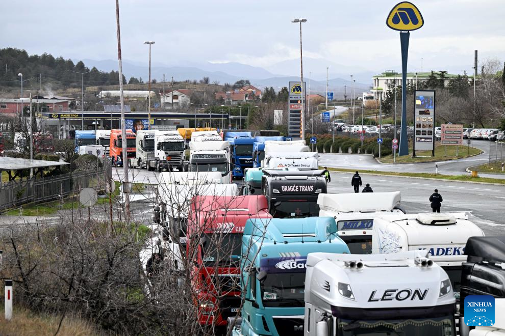 Truck drivers block EU border terminals to protest new EES in North Macedonia-Xinhua