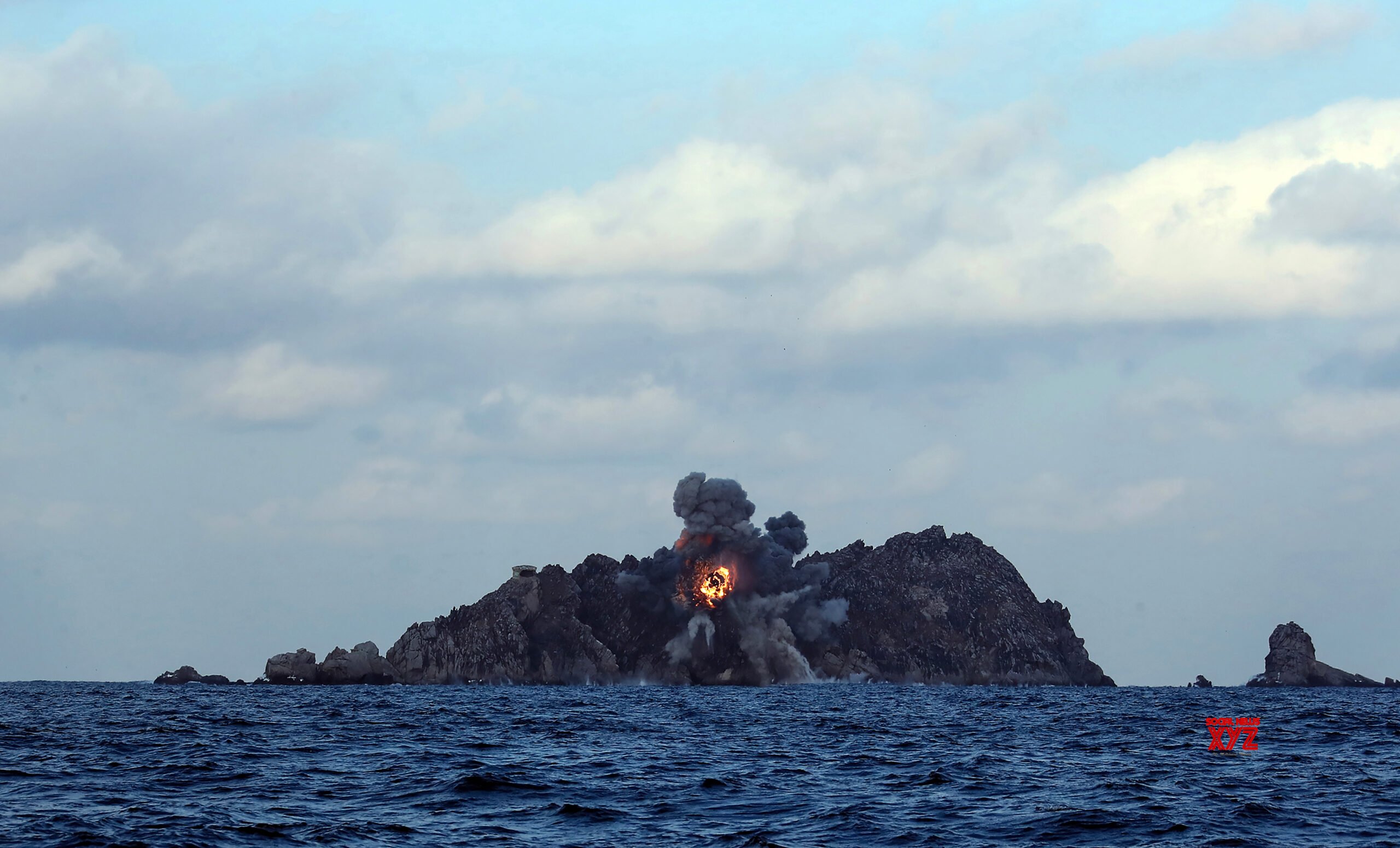 N. Korea test fires large caliber multiple rocket launcher #Gallery N. Korea test fires large caliber multiple rocket launcher #Gallery