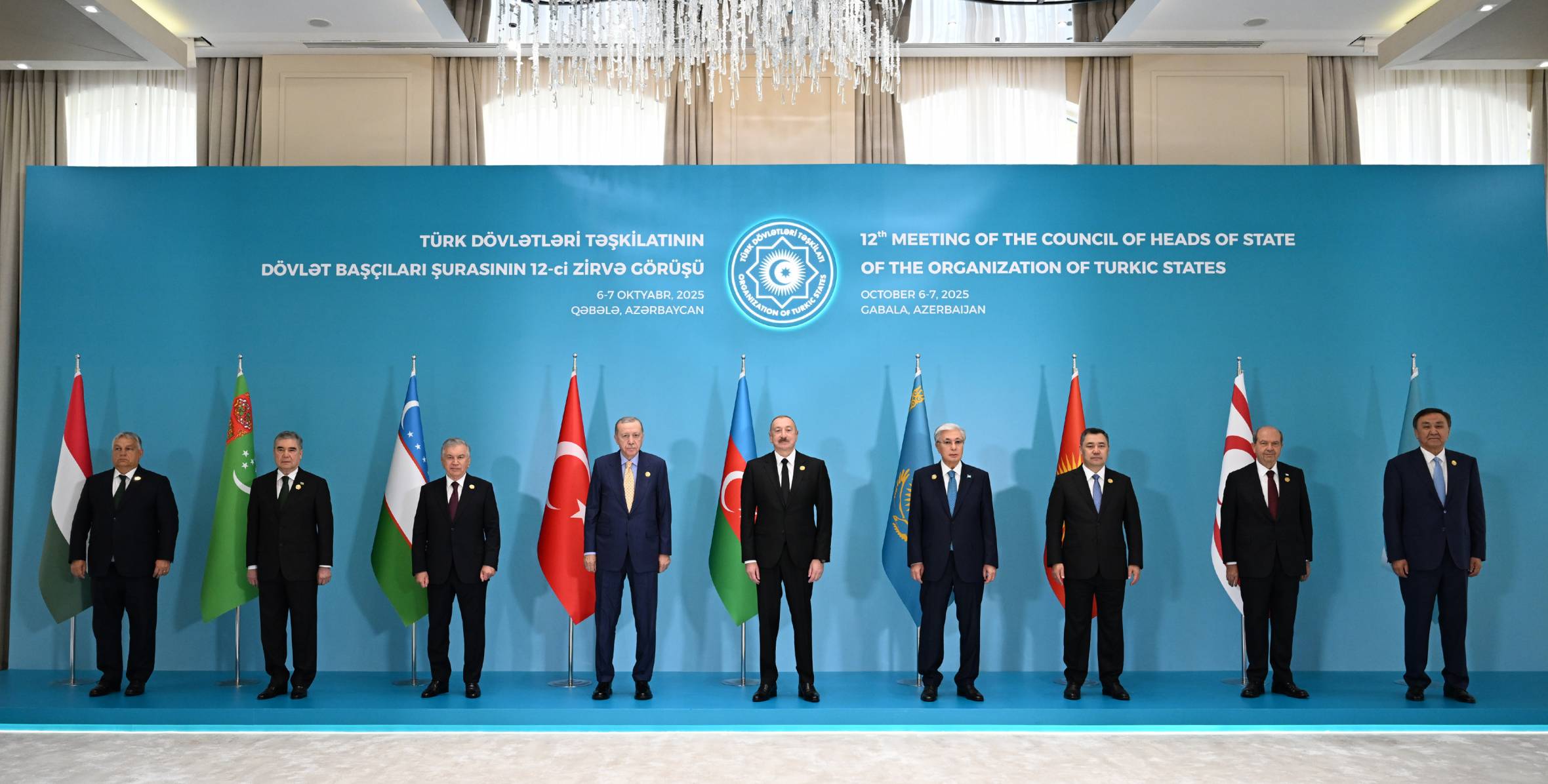 İlham Əliyev Qəbələdə TDT-nin Dövlət Başçıları Şurasının 12-ci Zirvə Görüşündə iştirak edən dövlət və hökumət başçılarını qarşılayıb