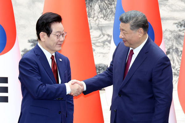 Presidents Lee, Xi Discuss Strengthening Cooperation, Peace on Peninsula