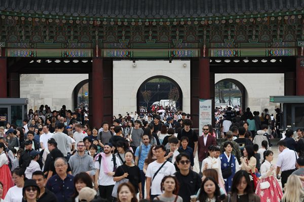 Record 17.8 Million Visit S. Korea's Royal Palaces, Tombs in 2025