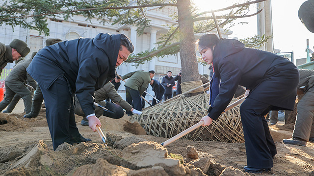 North Korean Leader Visits Unfinished Memorial for Soldiers Killed in Russia-Ukraine War