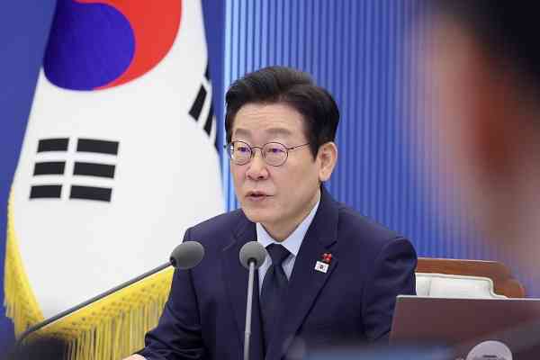 Pres. Lee Stresses Thorough Preparations for Energy Transition