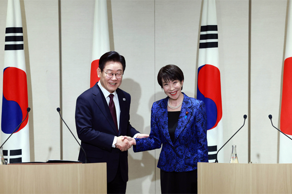 Lee Underlines 3-Way Ties with China in Summit with Takaichi