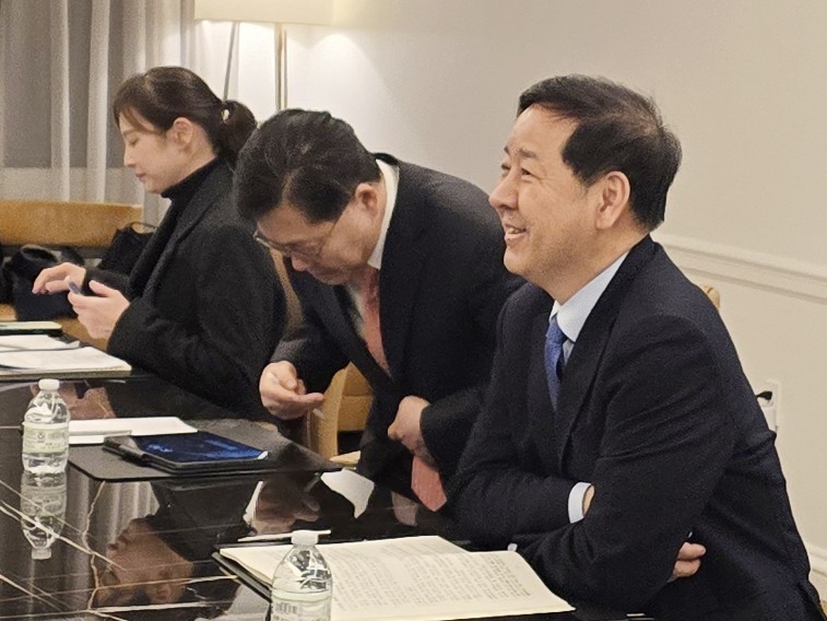 Finance Minister Outlines Plans to Tackle Supply-Demand Imbalance in Forex Market