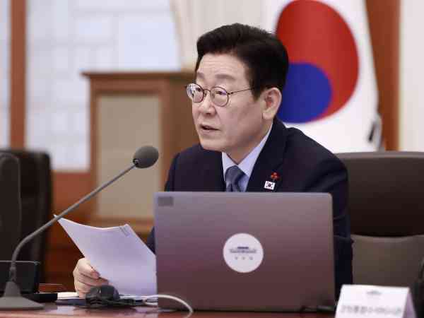 Lee Urges Bipartisan Cooperation Amid Uncertainties in World Order