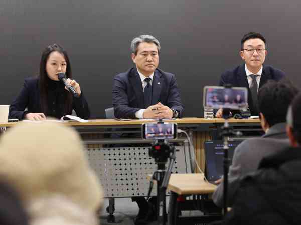 Yoon Suk Yeol's Legal Team Files Appeal against 5-year Sentence on Obstruction