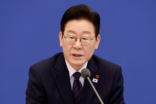 Lee Rules Out Extension of Tax Break for Multiple-Home Owners