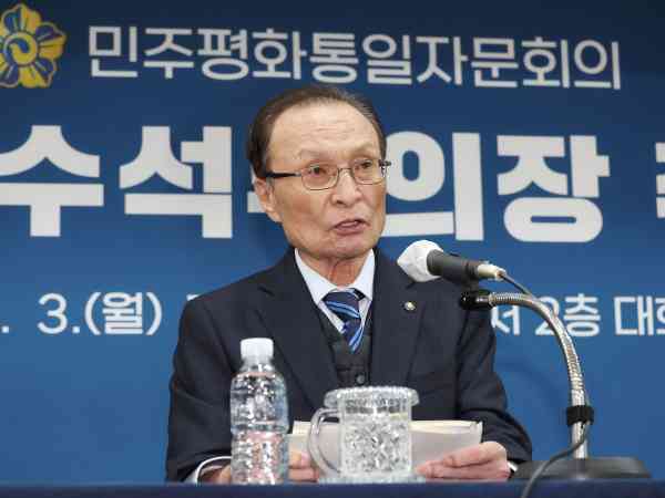 Senior Aide Departs for Vietnam to Assist Ex-PM Lee Hae-chan after Heart Attack