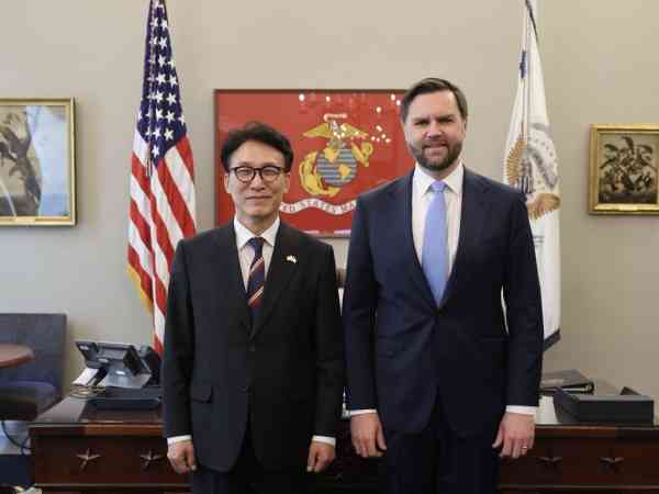 PM Kim, US Vice President Vance Discuss Coupang Data Leak, NK Diplomacy