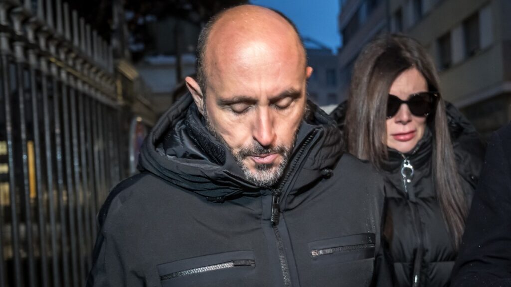 Some Swiss fire victims ‘trapped by locked door’