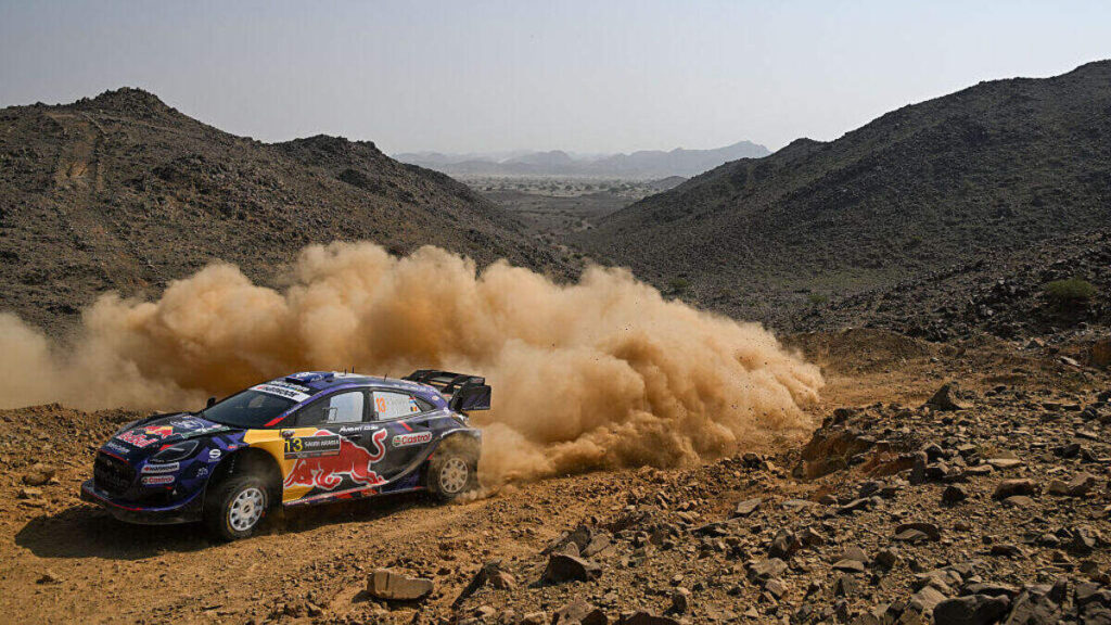 Grégoire Munster stirs up a lot of dust at the Saudi Arabia Rally in November.