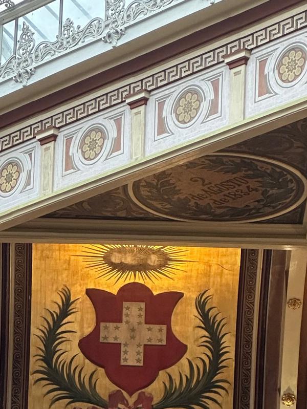 Detail of the Swiss coat of arms next to the date 2 August 1834.