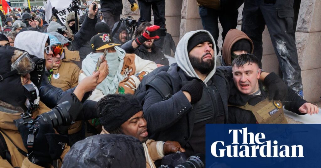Counterprotesters chase off far-right activists at pro-ICE rally in Minneapolis | Minneapolis Counterprotesters chase off far-right activists at pro-ICE rally in Minneapolis | Minneapolis