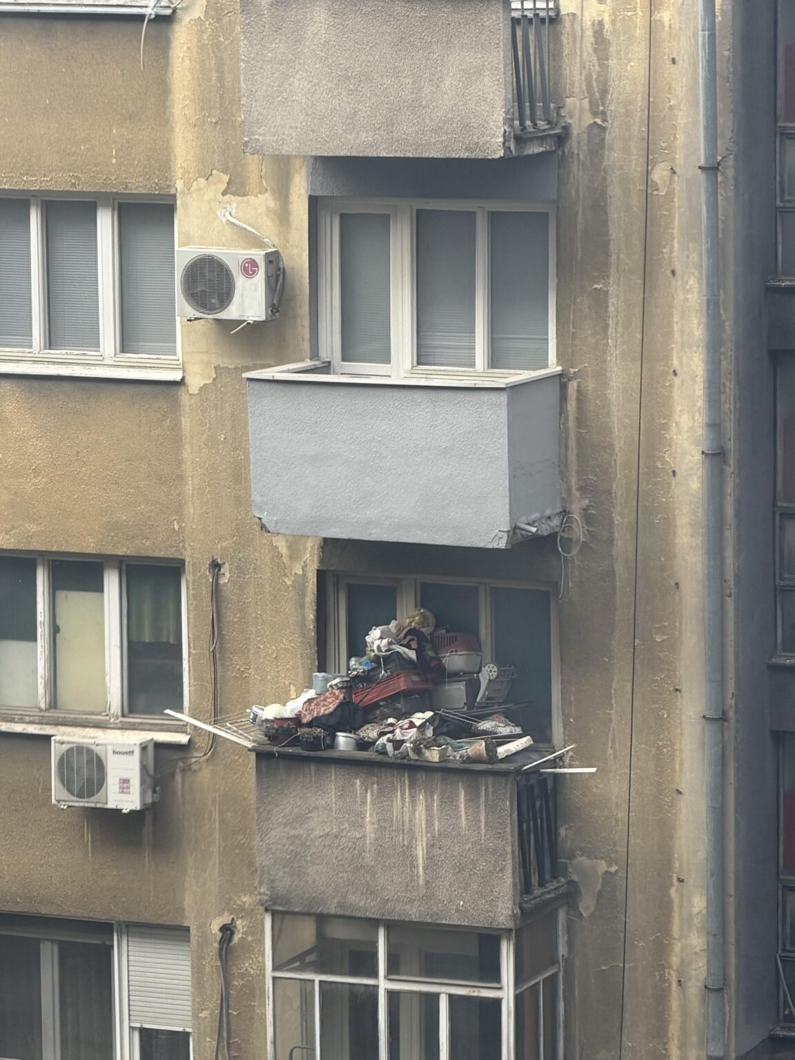 Terrace of one hoarder, Belgrade 28.01.2026.