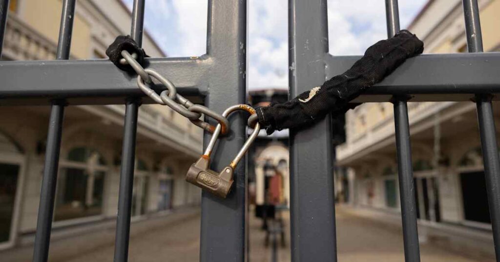 Russian property purchases in Finland fall only slightly after legal restrictions | Yle News Russian property purchases in Finland fall only slightly after legal restrictions | Yle News