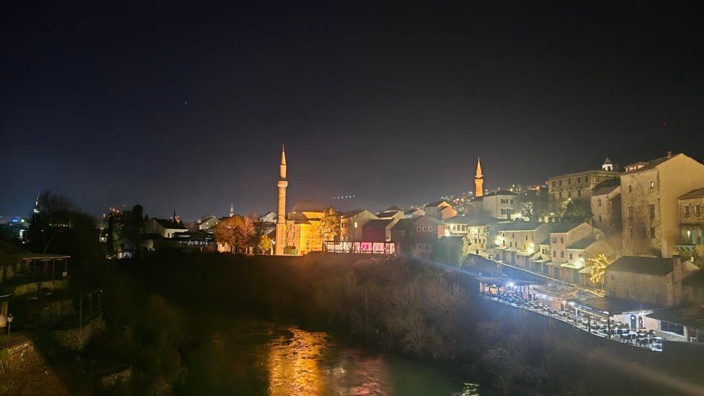 Are the shops in Mostar beautiful?