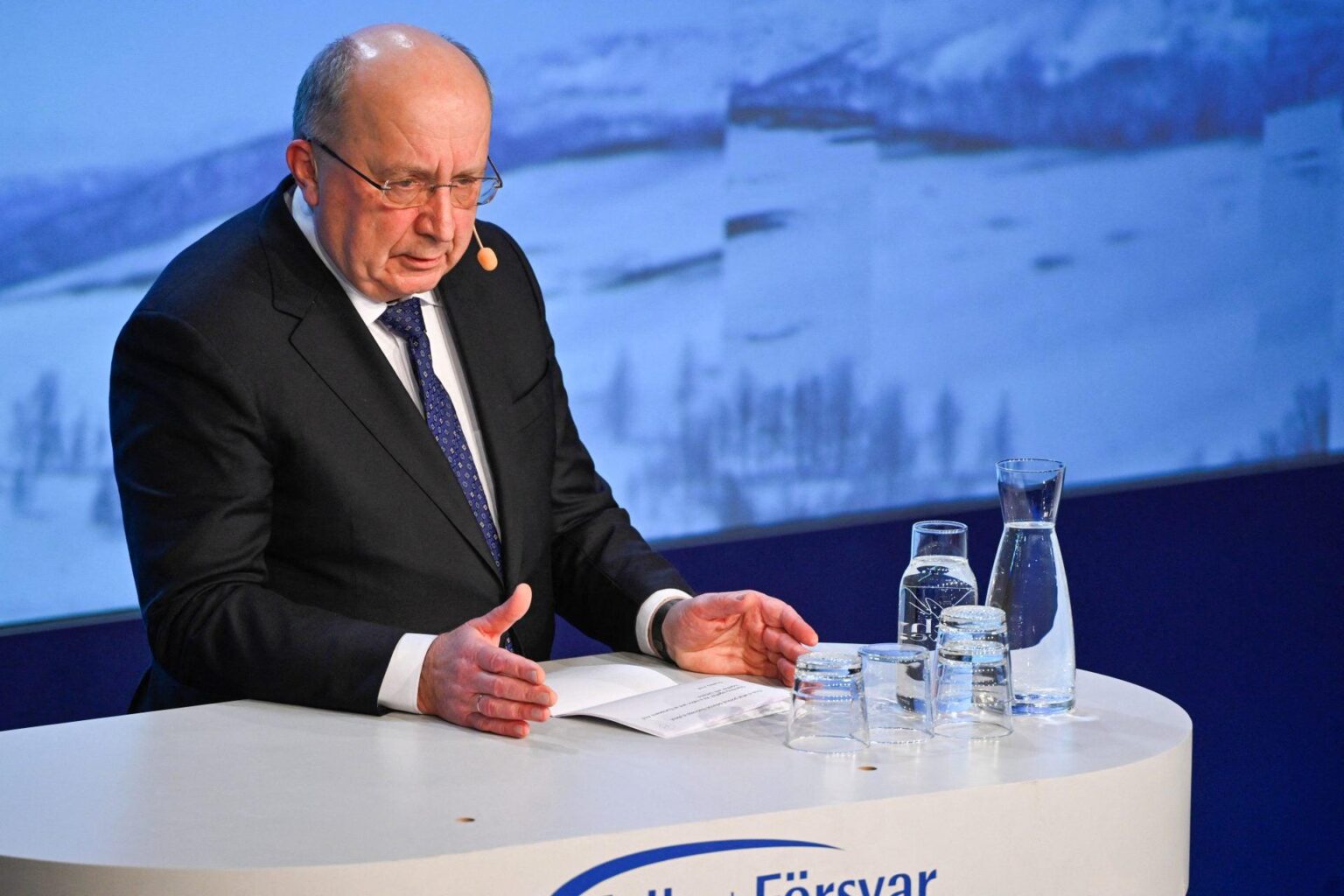 Defense Commissioner: To create a European army of 100,000 soldiers