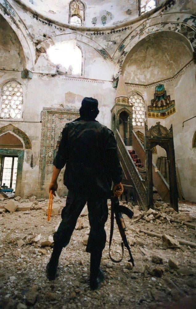Bosnian soldier (ArBiH) in the Koska Mehmed Pasha mosque in Mostar