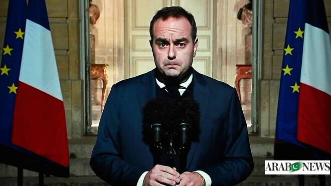 France PM edges closer to forcing budget through without a vote