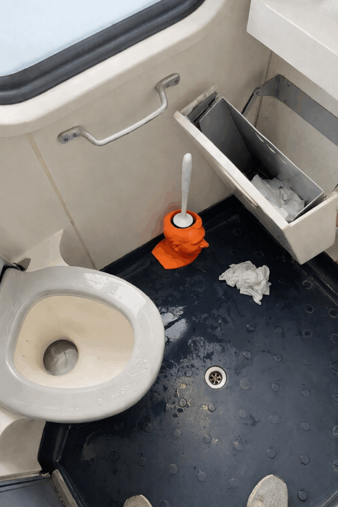 Any “spare” comes in handy for toilet cleaning, so here’s a little help… Any "spare" comes in handy for toilet cleaning, so here's a little help...