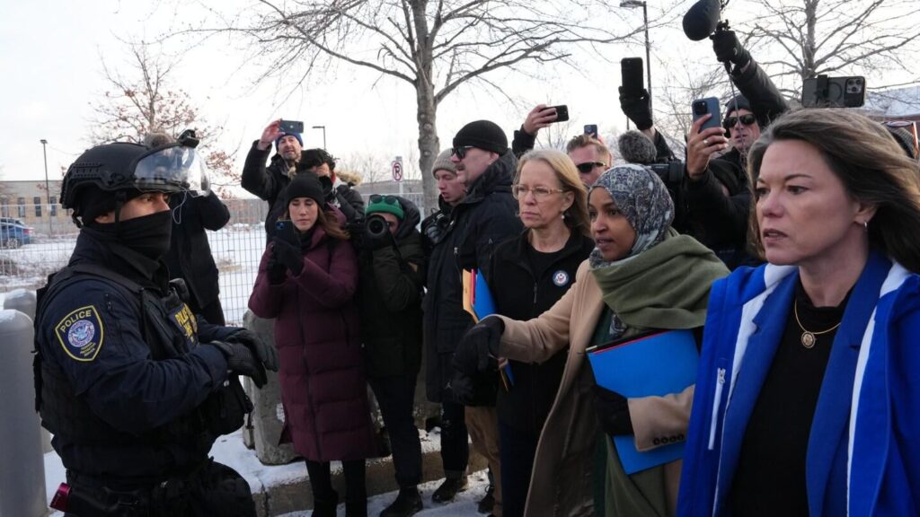 Judge refuses to block new DHS policy limiting Congress members' access to ICE facilities