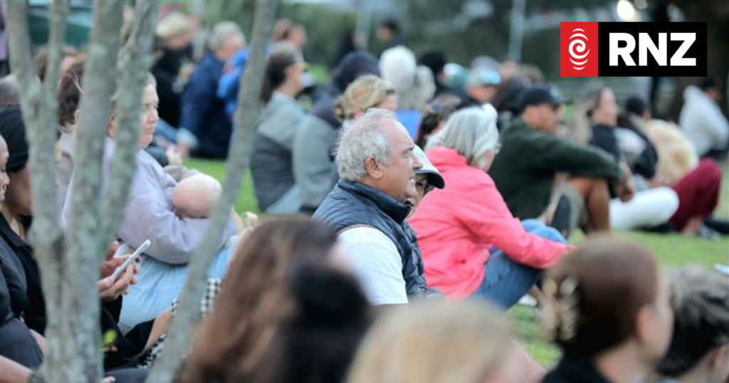 'We're hurting for them' - Mt Maunganui locals mourn at vigil