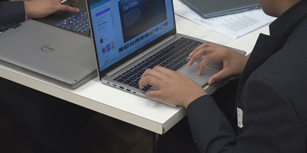 Students gather at Linn-Mar High School for business leadership conference