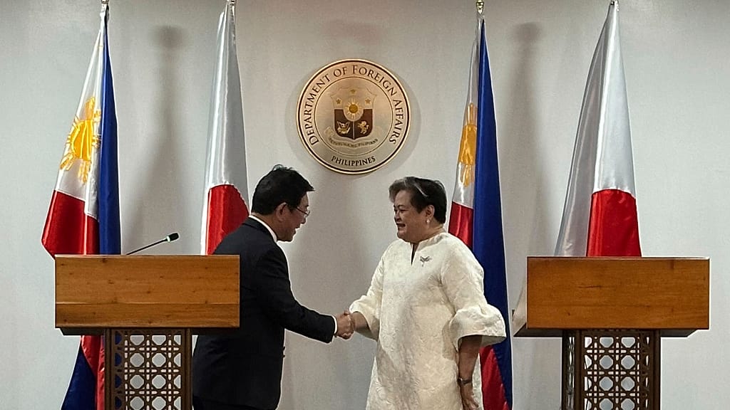 Japan and the Philippines sign defence pact to counter 'growing China threat'