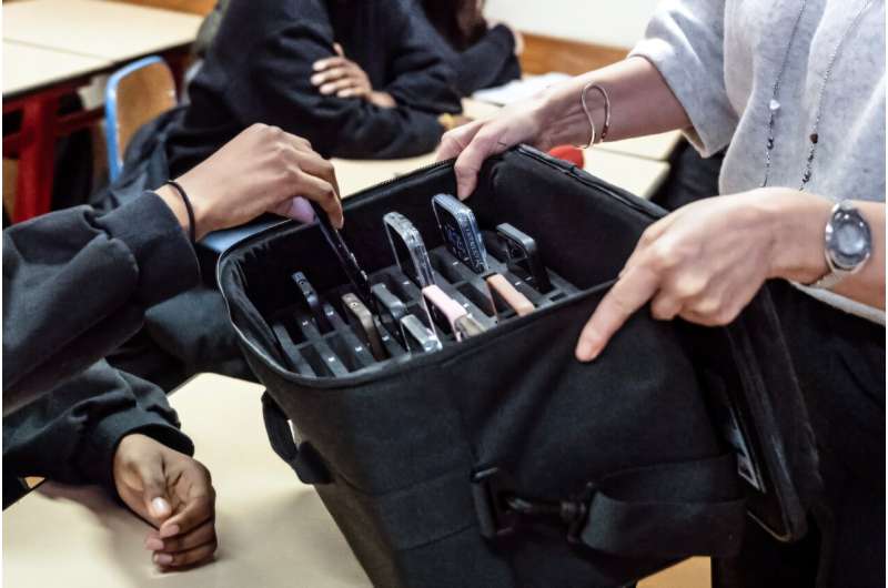 Sweden Plans To Ban Mobile Phones In All Primary Schools