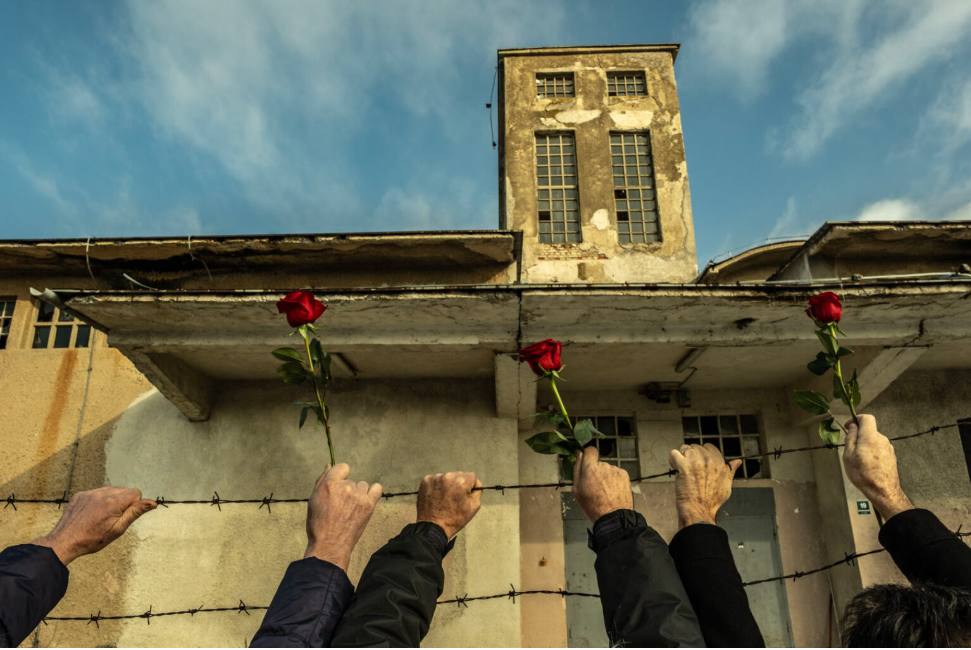 Ex-Prisoners Mark 30 Years Since Closure of Bosnia’s Silos Camp