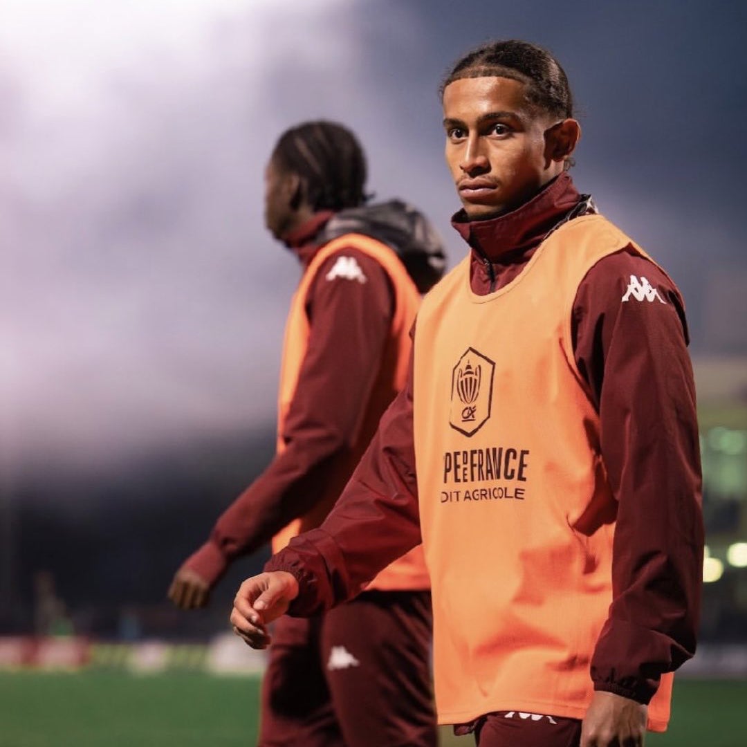 Youth player Tahirys Dos Santos for FC Metz
