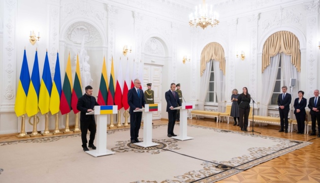 Zelensky urges US, Europe to keep up pressure on Russia amid diplomacy talks