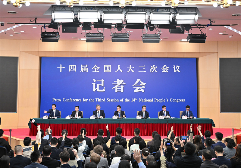 Trade flows underline global economy China role