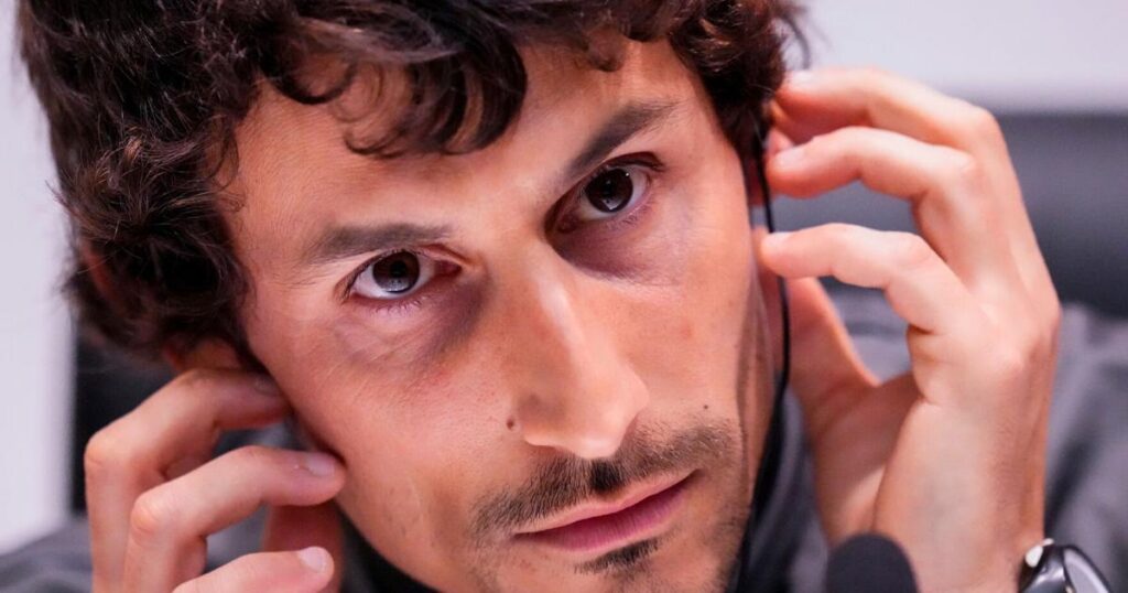Eintracht Frankfurt hires Spanish coach Albert Riera from Slovenian league leader |