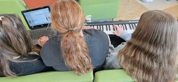 New Huston Middle School class to create radio advertisements for Burrell grads’ local businesses