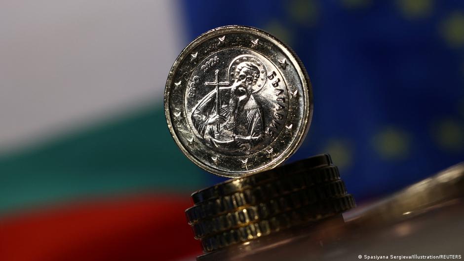 Bulgaria becomes eurozone's 21st member – DW – 01/01/2026