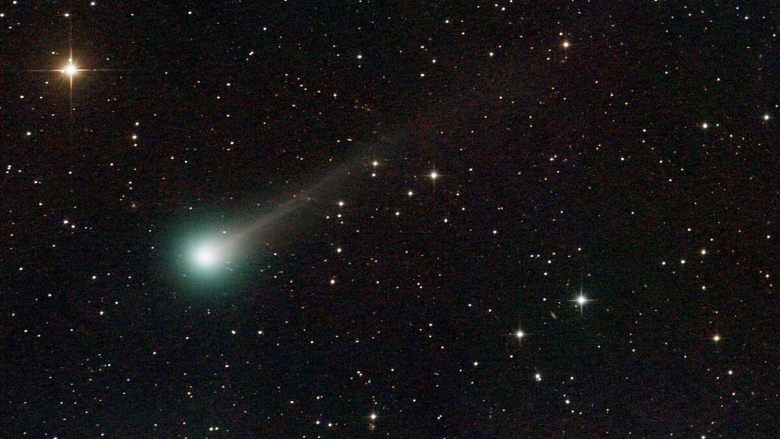 Astronomers may have already spotted the ‘Great Comet of 2026’ — and it could soon be visible to the naked eye A photo of Comet Lemmon with a green glow around its nucleus and a long glowing white tail