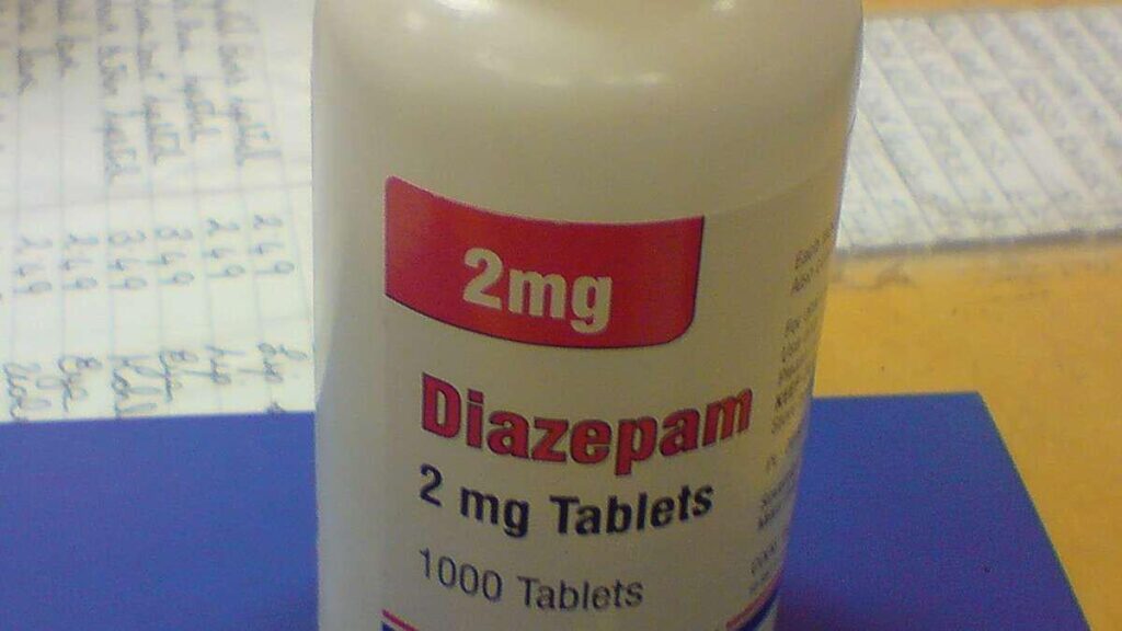 One in four older Americans with dementia prescribed risky brain-altering drugs despite safety warnings. Sedatives and antipsychotics linked to falls, confusion, and hospitalization remain widely used in patients most vulnerable to their harms One in four older Americans with dementia prescribed risky brain-altering drugs despite safety warnings. Sedatives and antipsychotics linked to falls, confusion, and hospitalization remain widely used in patients most vulnerable to their harms