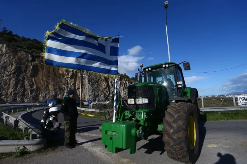 Farmers block the Chalkida Bridge with tractors demanding government support and relieving measures as rising production costs and low prices continue to put pressure on the agricultural sector. Aristidis Vafeiadakis/ZUMA Press Wire/dpa