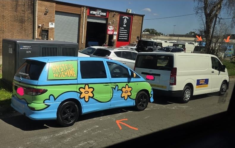 Spotted Mystery Machine livery vehicles