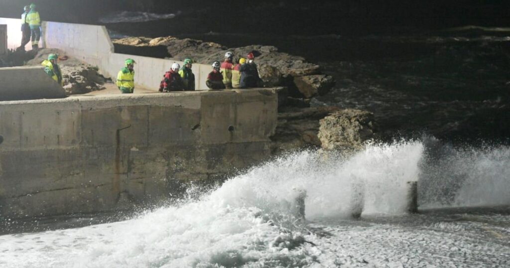 Search on for girl, 13, who fell into sea at Ċirkewwa
