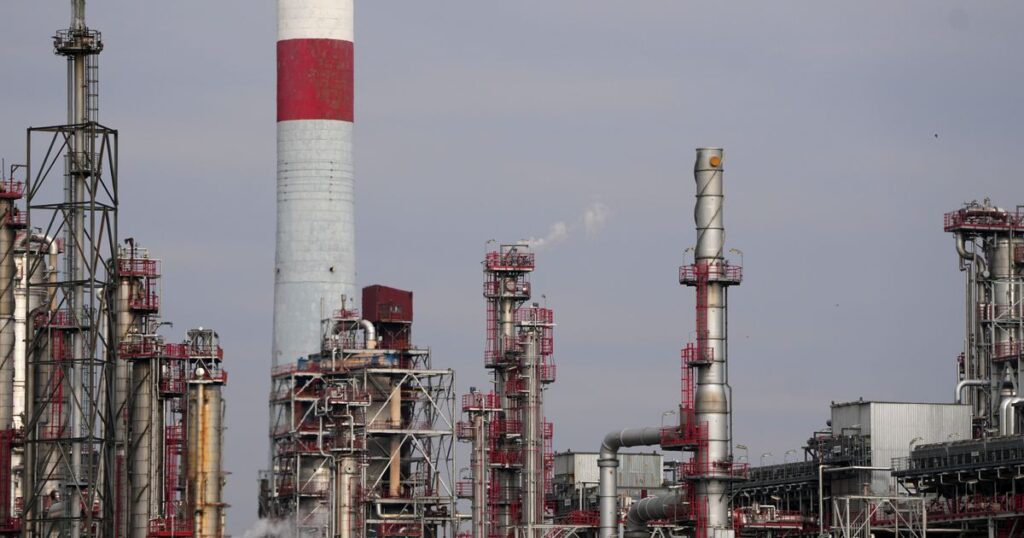 Hungary's MOL to buy Serbia's Russia-owned NIS oil company if US approves :: WRAL.com