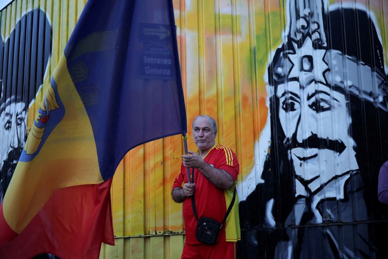 Romania's far-right opposition dominates in latest opinion poll
