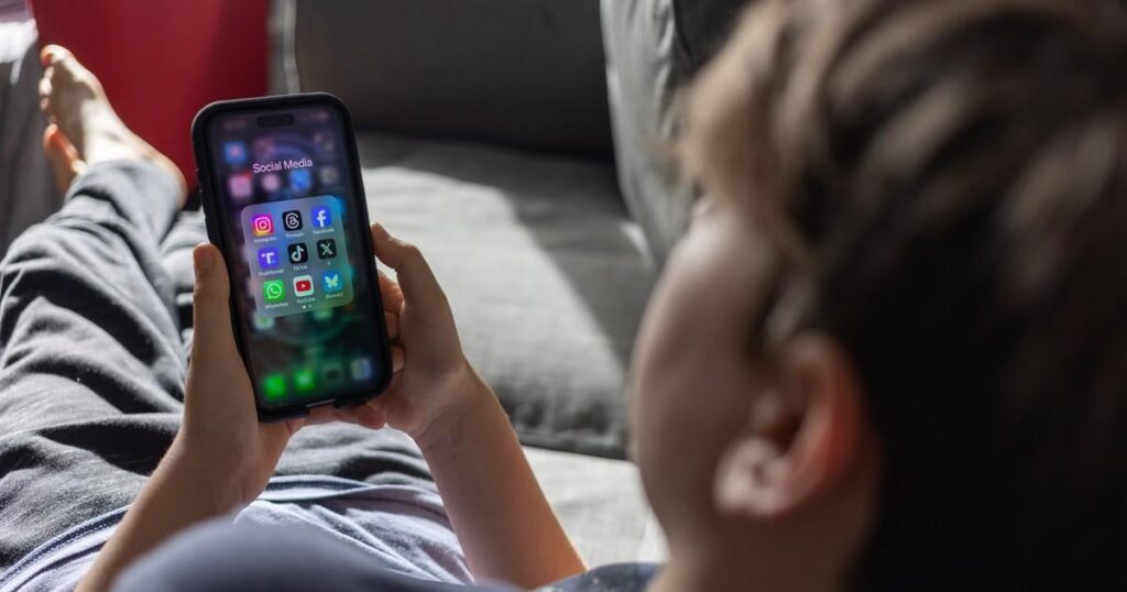 How does the social media ban in Australia work? The meta blocked 500,000. cont