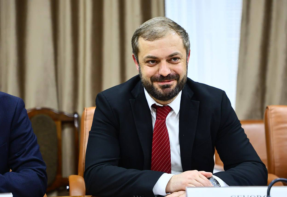 Grain and gasoline supplies to Armenia via Azerbaijan are growing. Papoyan predicted a decline in fuel prices