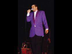 Gospel singer Richard Smallwood dies, remembered for timeless hits | Entertainment